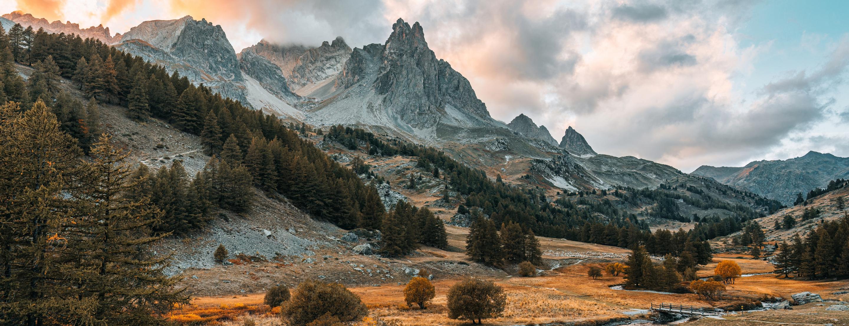 https://a.storyblok.com/f/319768/2880x1108/82dcd06f44/montagne.jpg