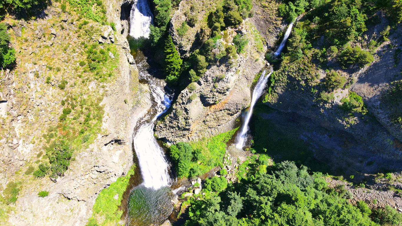 chute d'eau de la Cascade du Ray Pic en France