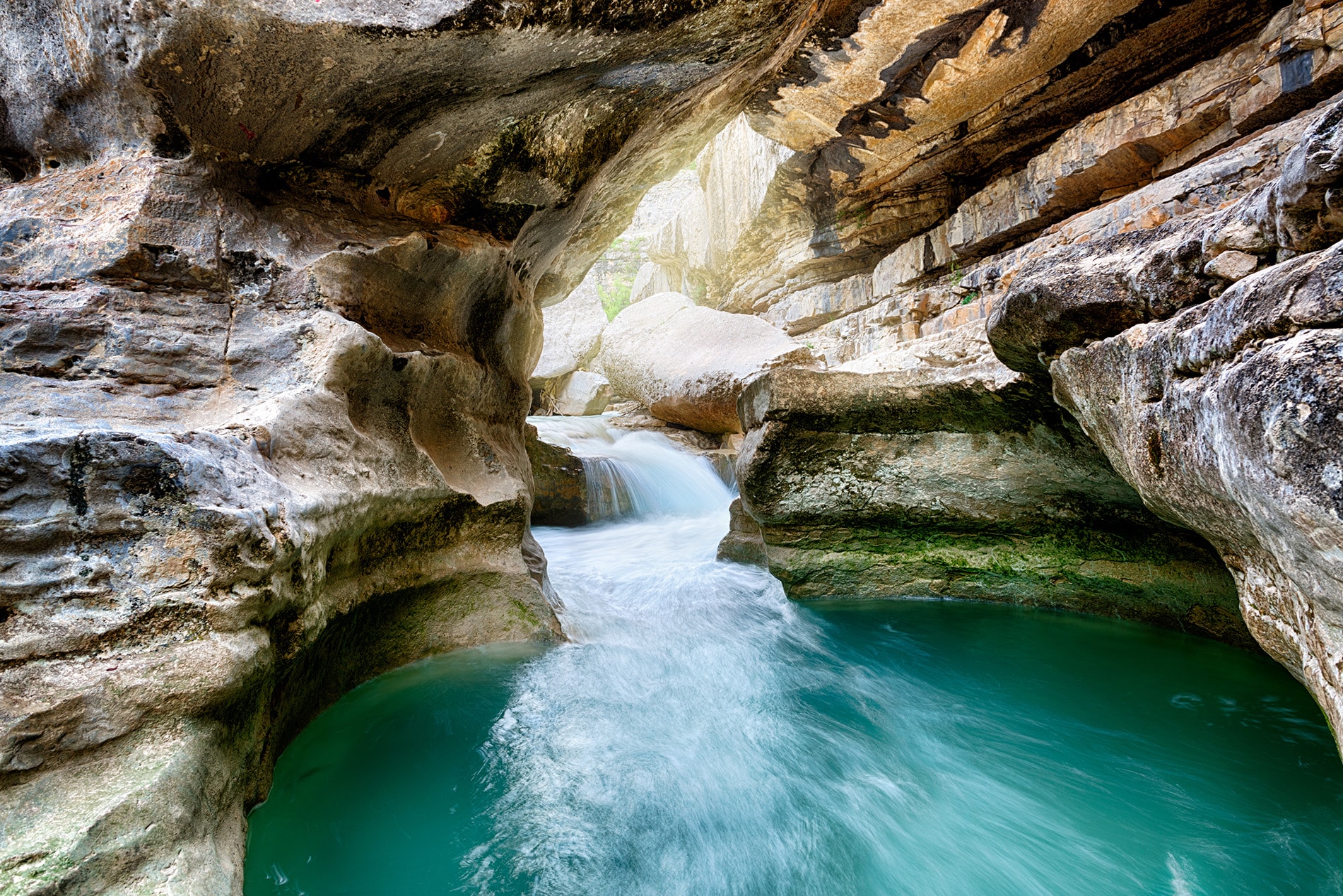 hautes Alpes Gorges de la Meouge cascade