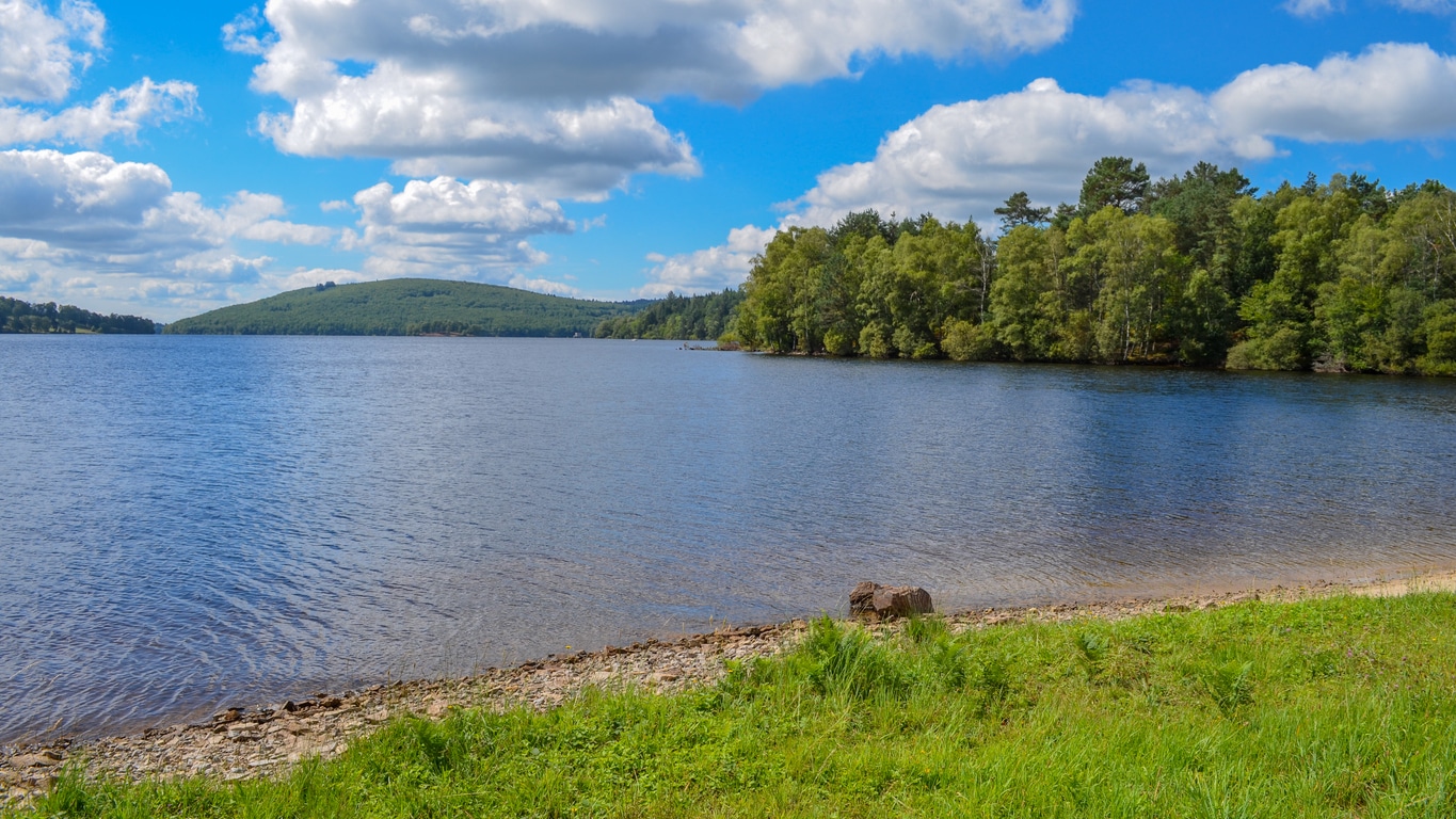 Lac de Vassivière dans la creuse