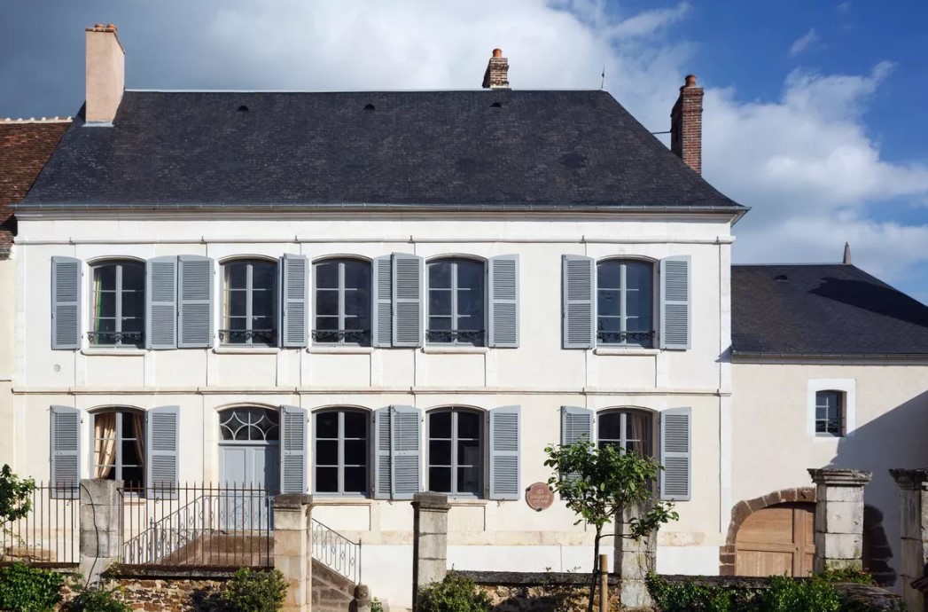 extérieur de la maison de colette dans l'yonne à Saint-Sauveur-en-Puisaye